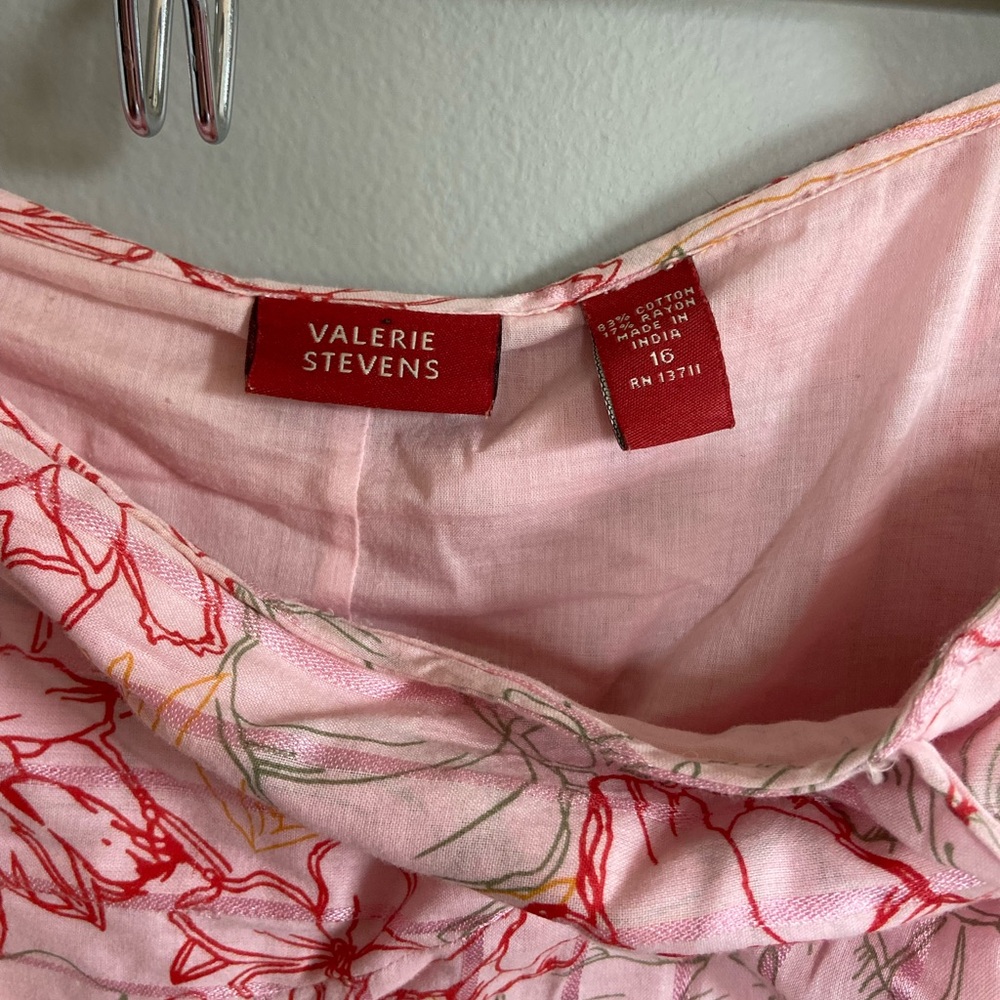 Cute pink floral skirt